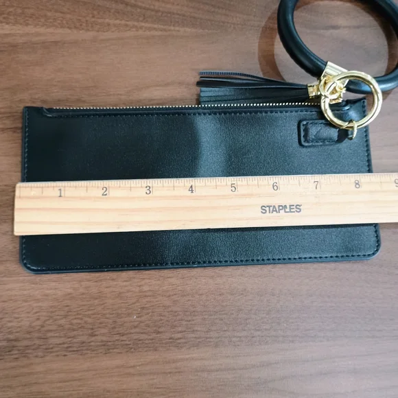 Elegant Black Wristlet Clutch - Picture 2 of 4